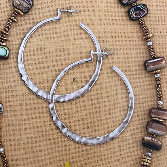 Silpada Sterling Silver Hammered Earrings P1287 - Picture 7 of 16